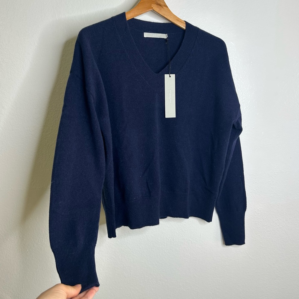 NWT NEW 100% Cashmere Navy Blue V - Neck Pullover Knit Sweater OGD Size Small
